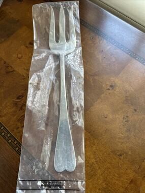 REED & BARTON Silver Plate Heart Shape Serving Fork Brand New
